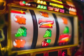 Games7Games VIP ကစားသမားများ Wave Money KBZPay AYA Pay ဖြင့် MMK ငွေသွင်းထုတ်နေသော မြင်ကွင်း